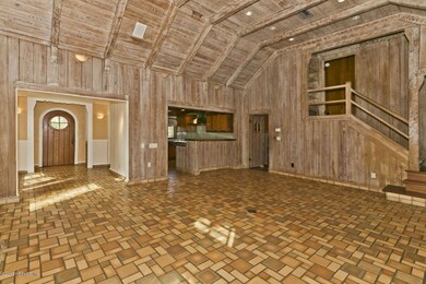 006_Family Room