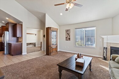 891 W 1840 S unit A, Syracuse, UT 84075 - photo 7
