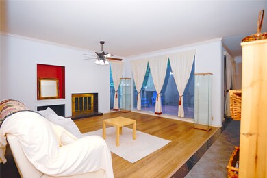 284 Litchfield Ln, Houston, TX 77024 - photo 5