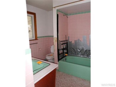 2308 Niagara St, Niagara Falls, NY 14303 - photo 4