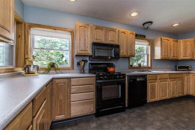 226 S Main St, Newmarket, NH 03857 - photo 2