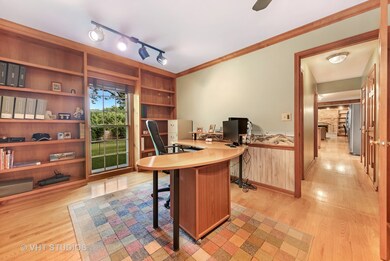 139 Christina Cir, Wheaton, IL 60189 - photo 3