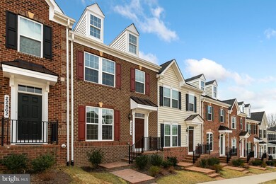 22864 Glacier Lily Dr, Clarksburg, MD 20871 - photo 2