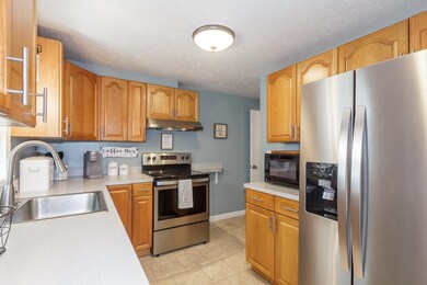 37 Warner Hill Rd, Derry, NH 03038 - photo 5