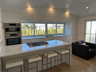 76 Memorial Blvd unit Rear, Newport, RI 02840 - photo 3