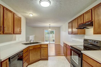 537 Stobus Dr, Greenwood, IN 46143 - photo 4