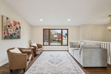 13-web-or-mls-Windsor Pl-S2410-013