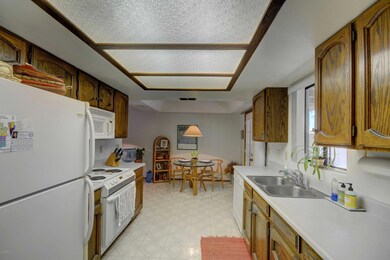 5 - Kitchen