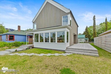 Street/Deck View