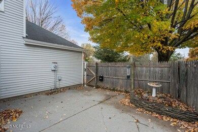 9 Holmes Ct, Freehold, NJ 07728 - photo 7