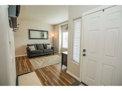 729 Burghardt Dr, Molalla, OR 97038 - photo 2