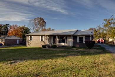 1309 Robinwood Dr, Shelbyville, TN 37160 - photo 3