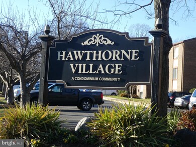 9802 Kingsbridge Dr unit 202, Fairfax, VA 22031 - photo 2