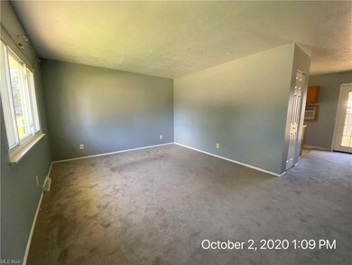 4010 Shawnee Dr, Lorain, OH 44055 - photo 4
