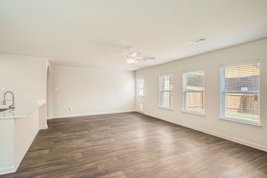 1026 Barrymore Ln, Duncanville, TX 75137 - photo 3