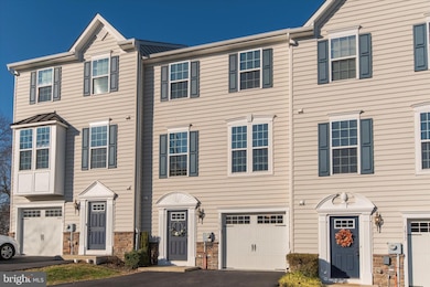 1815 Honeysuckle Ct, Downingtown, PA 19335 - photo 2