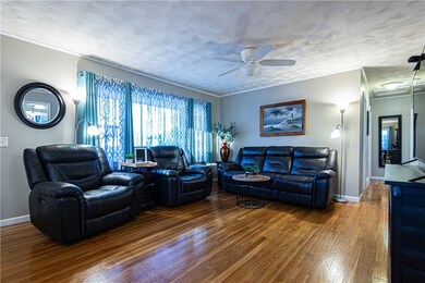 14 Glenrose Dr, Riverside, RI 02915 - photo 3