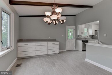 12702 N Point Ln, Laurel, MD 20708 - photo 3