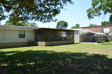 1308 Smith St, Waller, TX 77484 - photo 6