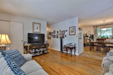 5643 Red Cedar Dr, Cincinnati, OH 45224 - photo 6