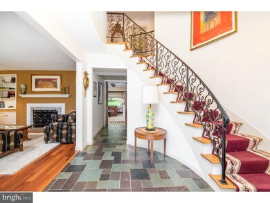 25 Flanders Ln, Reading, PA 19607 - photo 2