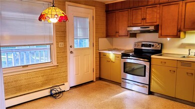 102 Deerfield Rd, Cranston, RI 02920 - photo 2