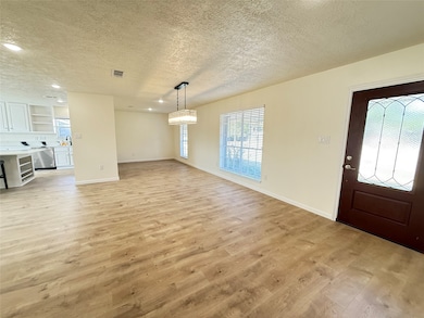 15714 Torry Pines Rd, Houston, TX 77062 - photo 3