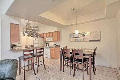 Breakfast Bar / Dining