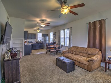 202 N Whitaker St, Pryor, OK 74361 - photo 5
