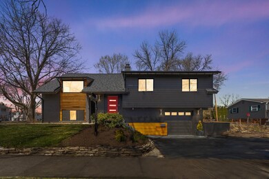 1060 Laurel Ln, Naperville, IL 60540 - photo 2