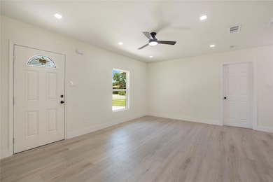 929 Highland Dr, Grand Prairie, TX 75051 - photo 5