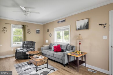 1418 Fairfax St, Berkeley Springs, WV 25411 - photo 5