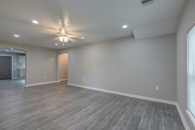 1104 4th St, Bay City, TX 77414 - photo 5