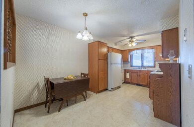 Kitchen dining