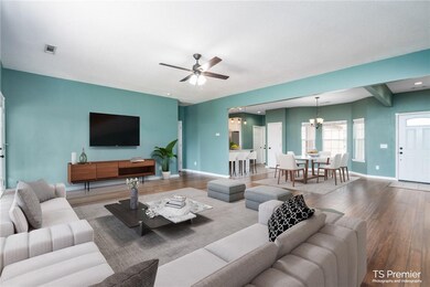 607 Herron St, Prairie Grove, AR 72753 - photo 2