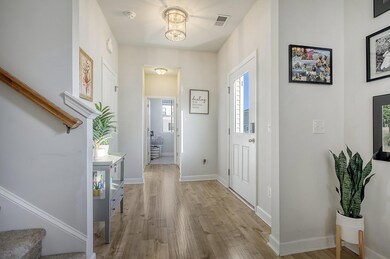 9-web-or-mls-CREM_606 McLernon_009