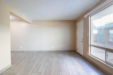 819 S Stapley Dr unit 3, Mesa, AZ 85204 - photo 3