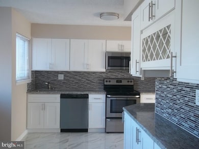 516 Chanticleer unit C0516, Cherry Hill, NJ 08003 - photo 5