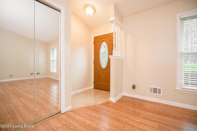 6912 Roseborough Ct, Louisville, KY 40228 - photo 7