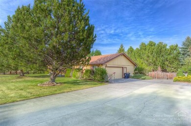 61260 Victory Loop, Bend, OR 97702 - photo 2