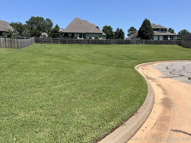 7103 S Sycamore Place, Broken Arrow, OK 74011 - photo 2