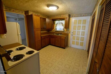 05 kitchen 01