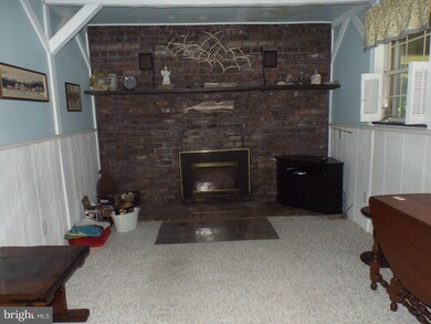 9 Locust St, Tamaqua, PA 18252 - photo 5