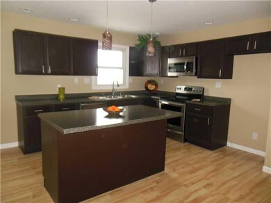 4710 Woodcrest Dr, Columbus, IN 47203 - photo 6