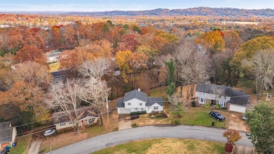 1104 Fieldstone Dr, Hixson, TN 37343 - photo 3