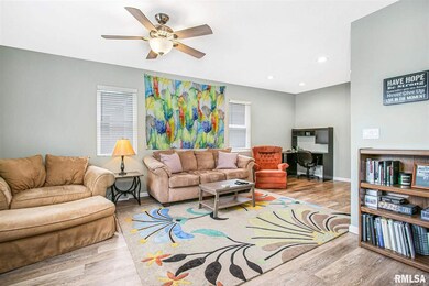 2422 Carey Ave, Davenport, IA 52803 - photo 7