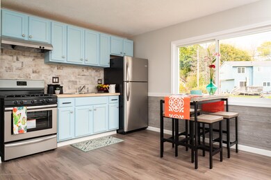 1204 W Northrup St, Lansing, MI 48911 - photo 6