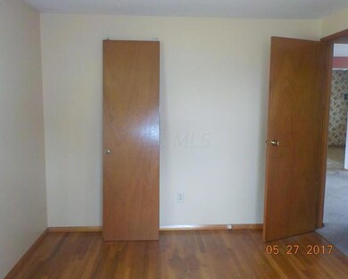 3815 Adell Rd, Columbus, OH 43228 - photo 5