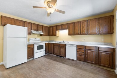 82 Cascade Rd unit 3, Old Orchard Beach, ME 04064 - photo 4