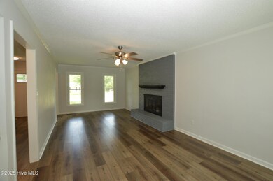 409 Scotsdale Dr, Jacksonville, NC 28546 - photo 3